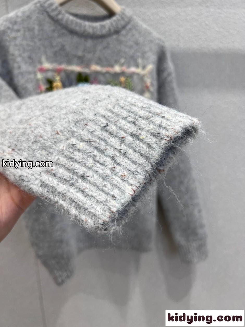 フェンミン カシミヤ フラワー刺繍 クルーネック シャネル セーター コピー グレー-3