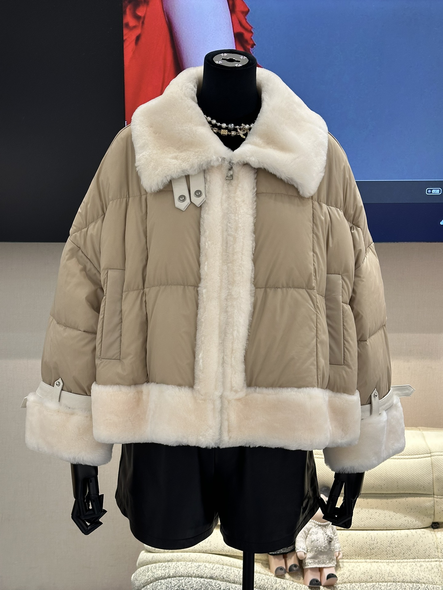 超人気 ダウンジャケット ロエベ 服 トレーナー偽物  アウター  暖かい トップス ふんわり 品質保証 ベージュ色-0
