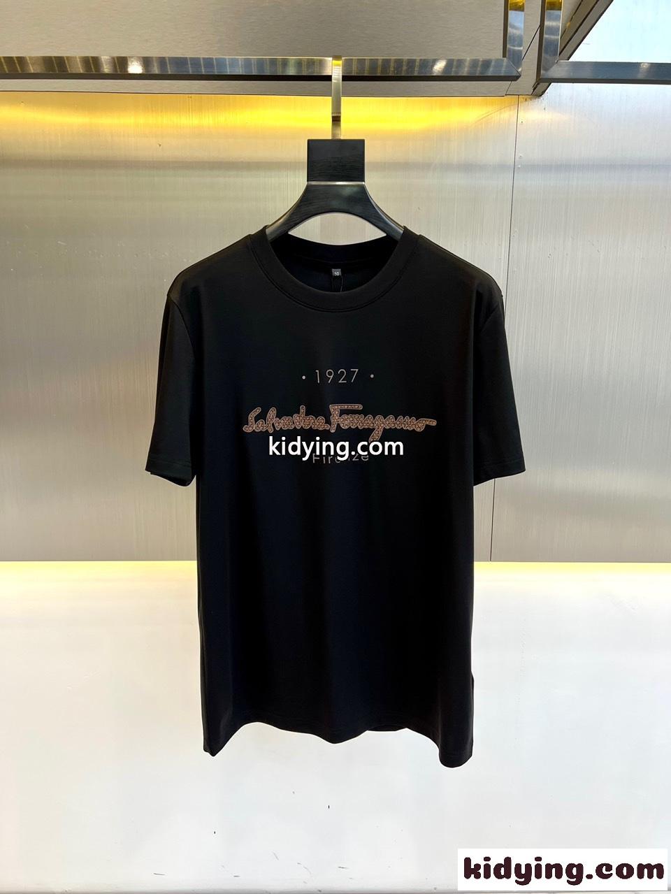 シンプル ロゴ入り 半袖Tシャツ サルヴァトーレ・フェラガモ Tシャツ コピー ブラック-0