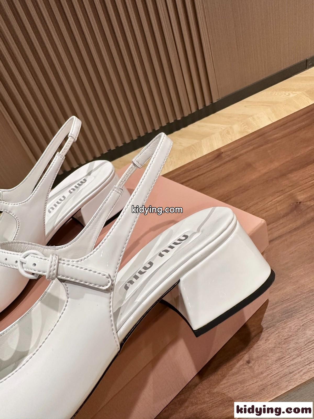パテントレザー スリングバックパンプス ミュウミュウ パンプス スーパーコピー ホワイト-2