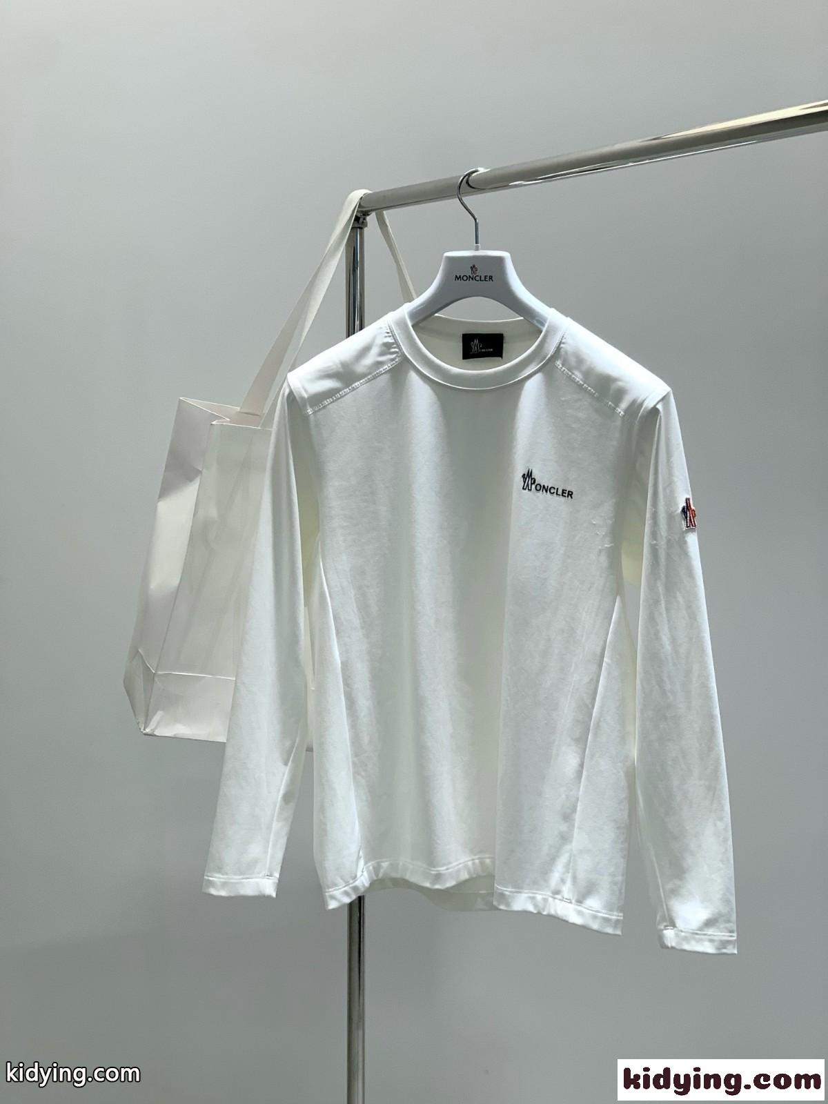 カジュアル 上品 クルーネック 長袖Tシャツ モンクレール Tシャツ 偽物 ホワイト-0