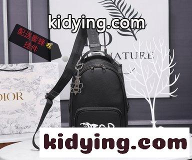 クリスチャンディオール バッグ 黒 コピー 黒のラメ入り牛革で丹念に作られ 正面飾りはDIOR AND PETER DOIGマーク-5