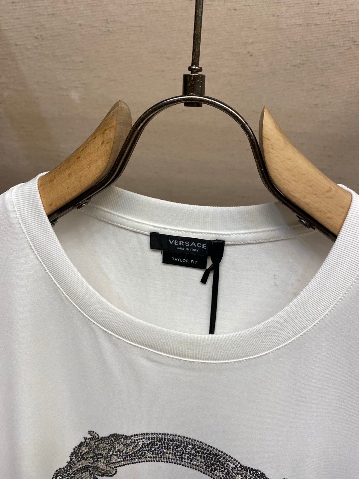 ラインストーン メドゥーサ カルトゥーシュ 半袖Tシャツ ヴェルサーチェ Tシャツ スーパーコピー ホワイト-2
