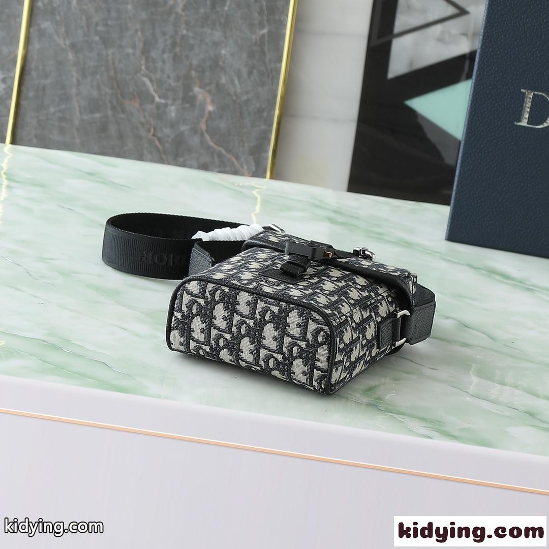 Dior Hit the Road バーティカル フラップ付き メッセンジャーバッグ ミニ スーパーコピー ベージュ-3