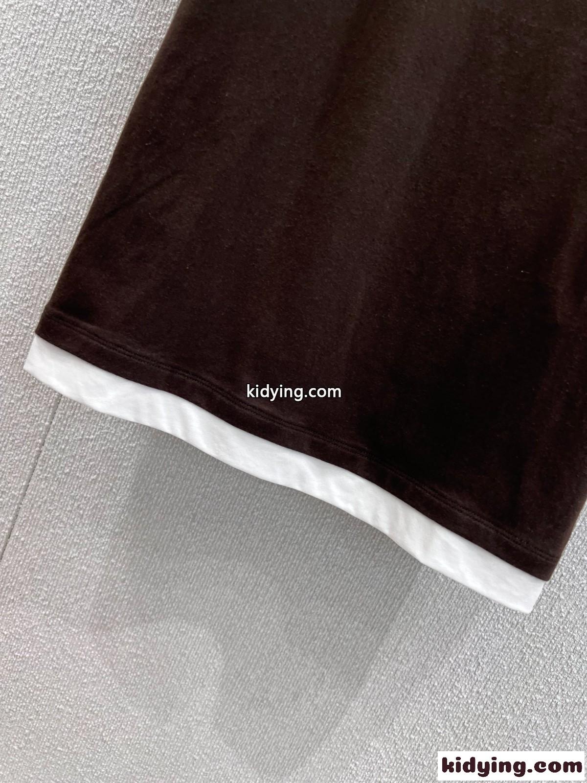 おしゃれ レイヤード風 クルーネック 半袖Tシャツ プラダ Tシャツ コピー ユニセックス ダークブラウン-4
