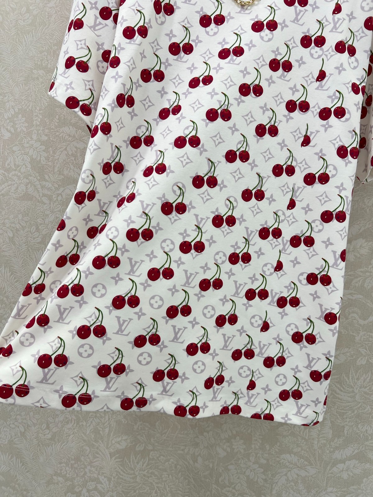 LV × TM チェリー Tシャツ ルイ・ヴィトン スーパーコピークルーネック ホワイト-2