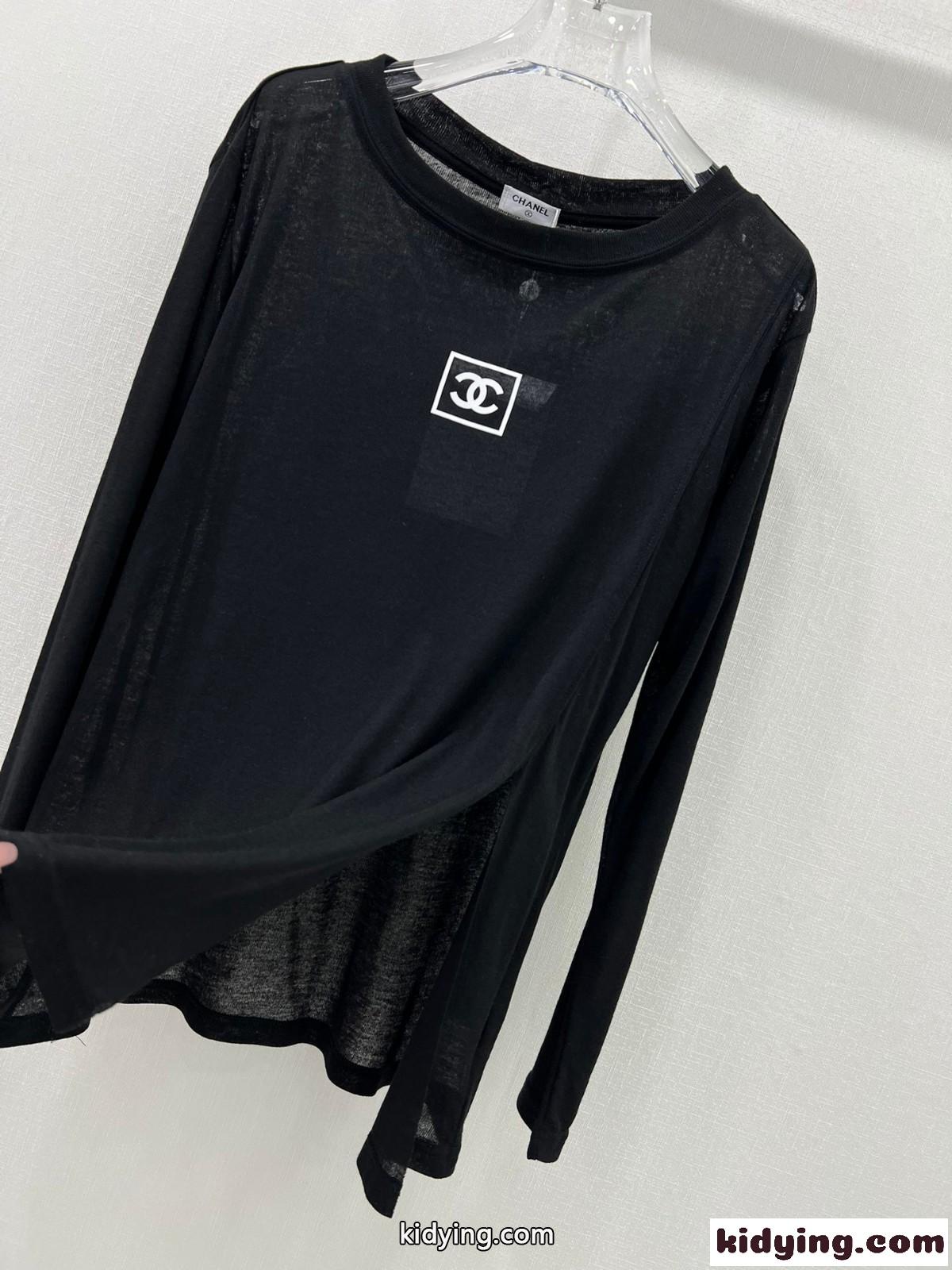 シンプル ロゴ 日焼き止め 長袖Tシャツ シャネル Tシャツ 偽物 ブラック-1