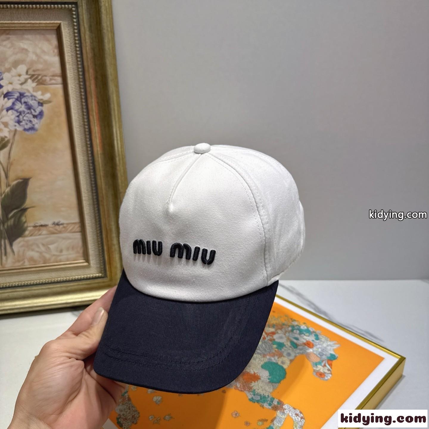 配色 おしゃれ ミュウミュウ キャップ コピー ロゴ刺繍 ベースボールキャップ-1