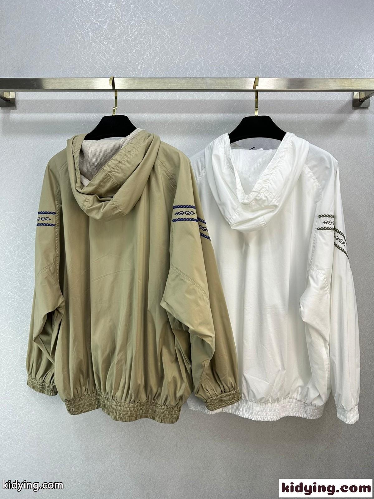人気 カジュアル ロゴ 刺繍入り ゆったり フード付き プラダ ジャケット コピー-4