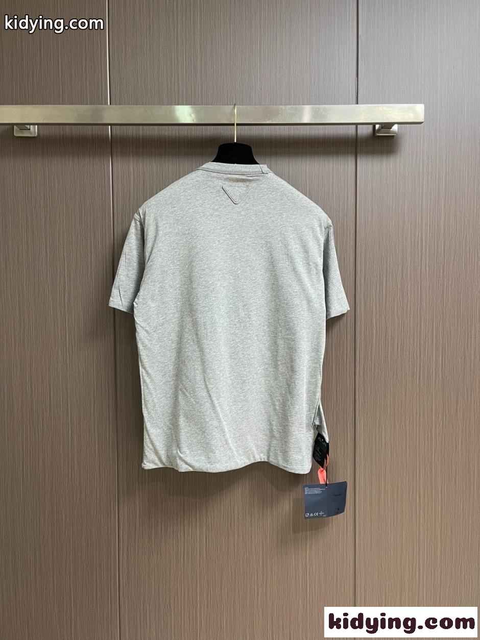 着回し 合わせやすい リバーシブル 半袖Tシャツ プラダ Tシャツ 偽物 グレー-3