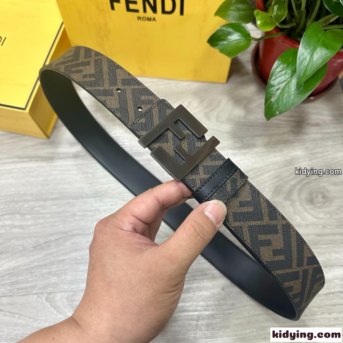 合わせやすい FFバックル フェンディ ベルト 偽物 リバーシブルベルト-0