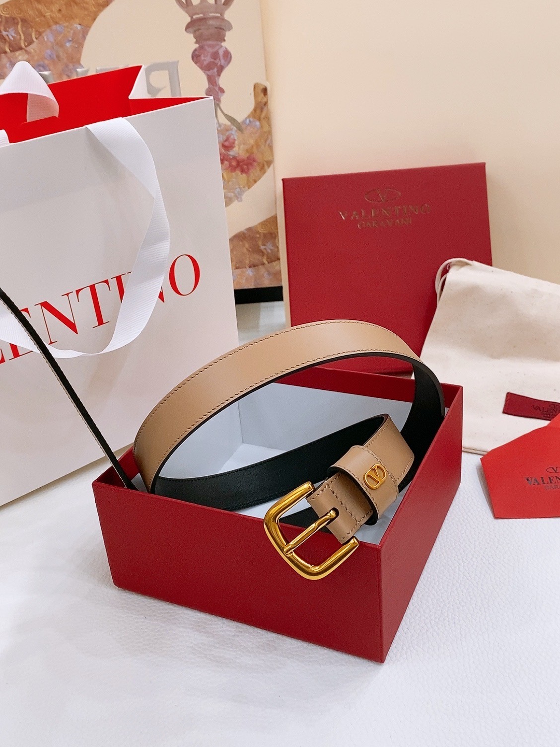 洗練された Vロゴ レザーベルト ヴァレンティノ ベルト スーパーコピー ライトブラウン ゴールド金具-2