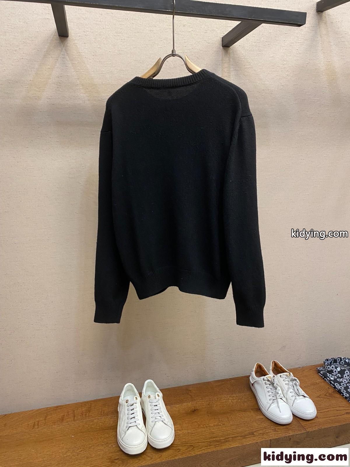 アナグラム刺繍 ウール クルーネック ロエベ セーター コピー ブラック-1