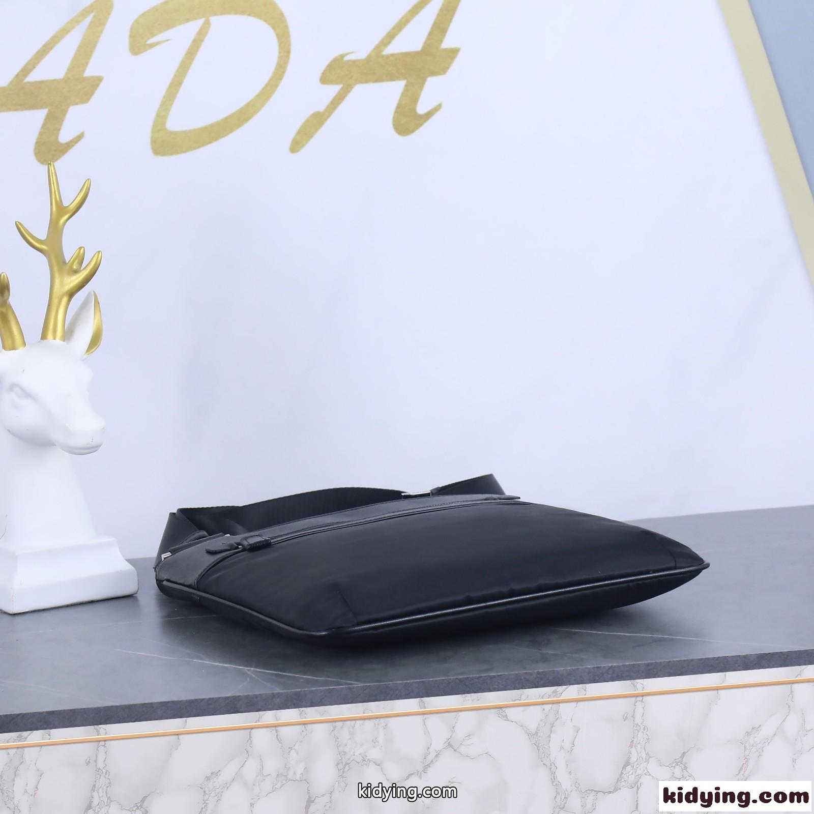プラダ バッグ コピー 斜め掛け ショルダーバッグ 人気 軽量 防水 コンパクト-2