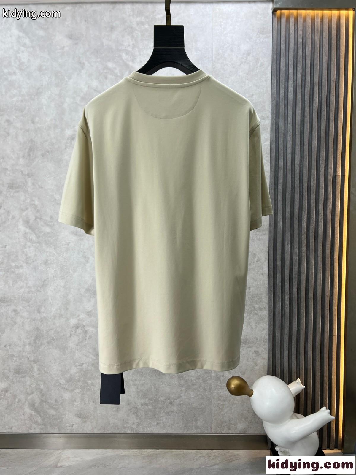 人気 おしゃれ フェンディ Tシャツ コピー クルーネック半袖Tシャツ ベージュ-1