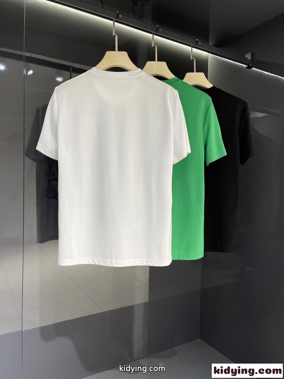 目を引く 個性的 3色あり クルーネック ヴェルサーチェ 半袖Tシャツ コピー カジュアル おしゃれ 着心地抜群 トップス-0