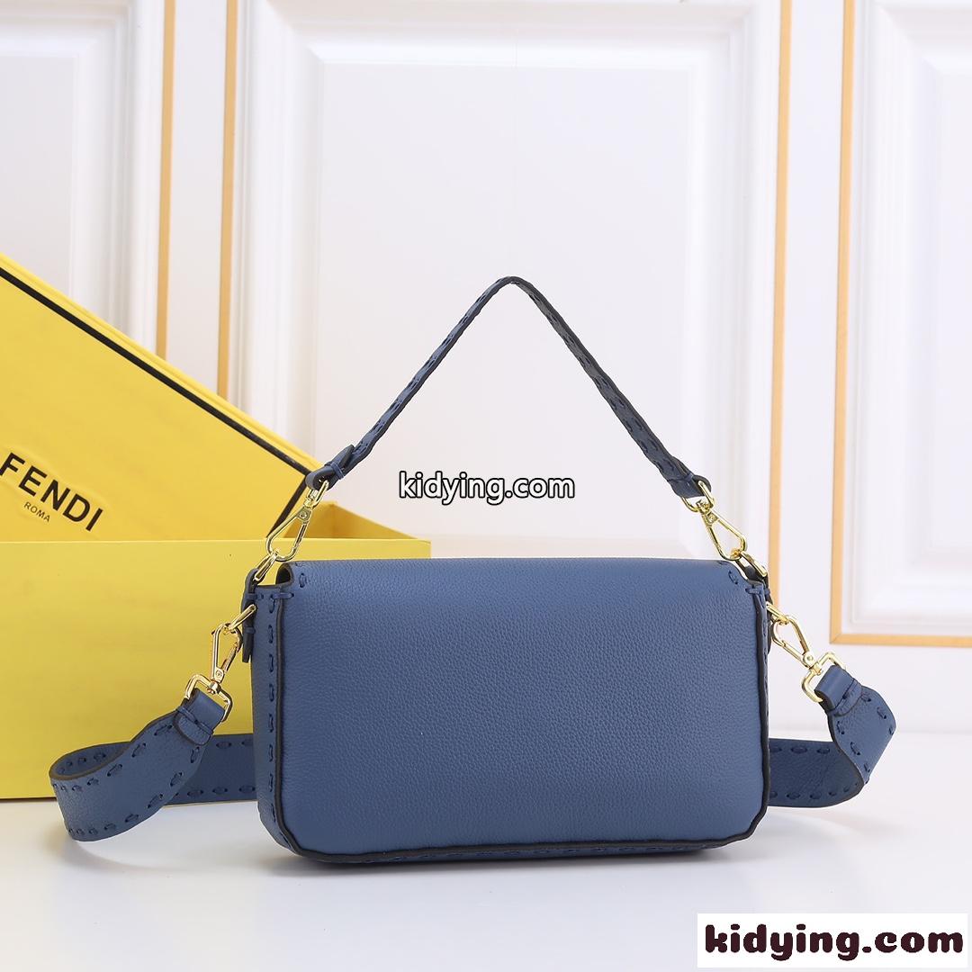 定番 人気 FENDI フェンディ ハンドステッチ ミディアム バゲットバッグ コピー ブルー-1