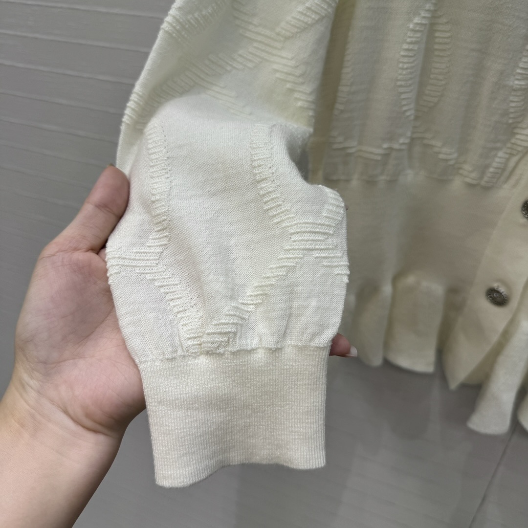 エルメス ニット 偽物 大人 可愛い フリル付き クルーネック カーディガン ホワイト-1