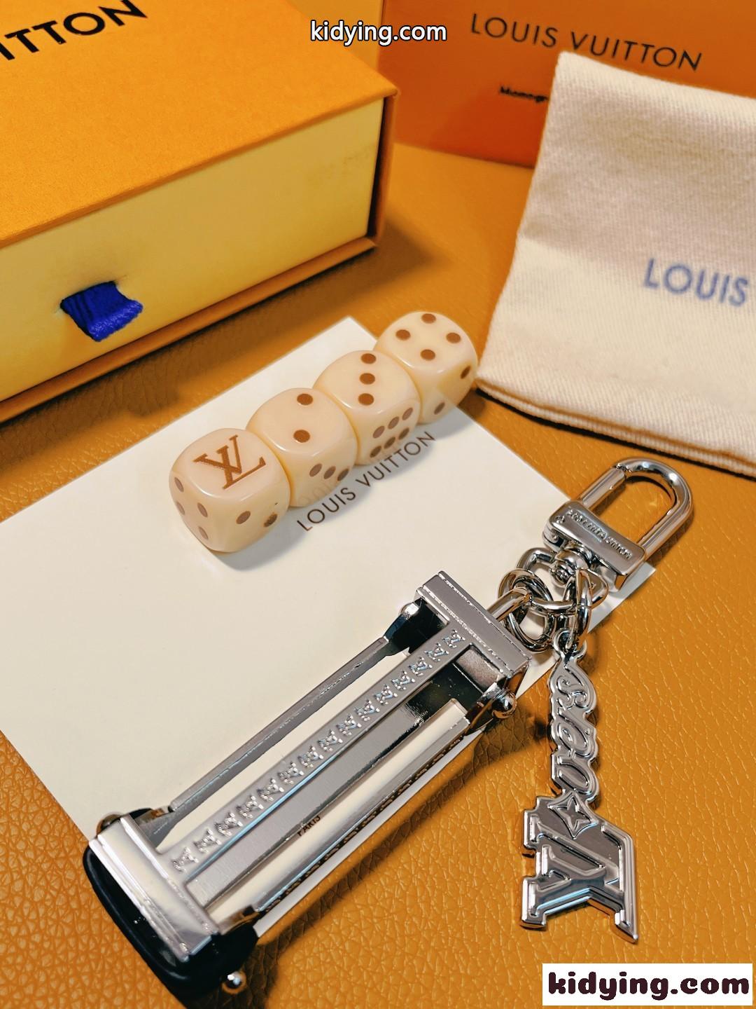 ルイヴィトン キーホルダー コピー バッグチャーム・LV ラバーズ ダイス シルバー-4