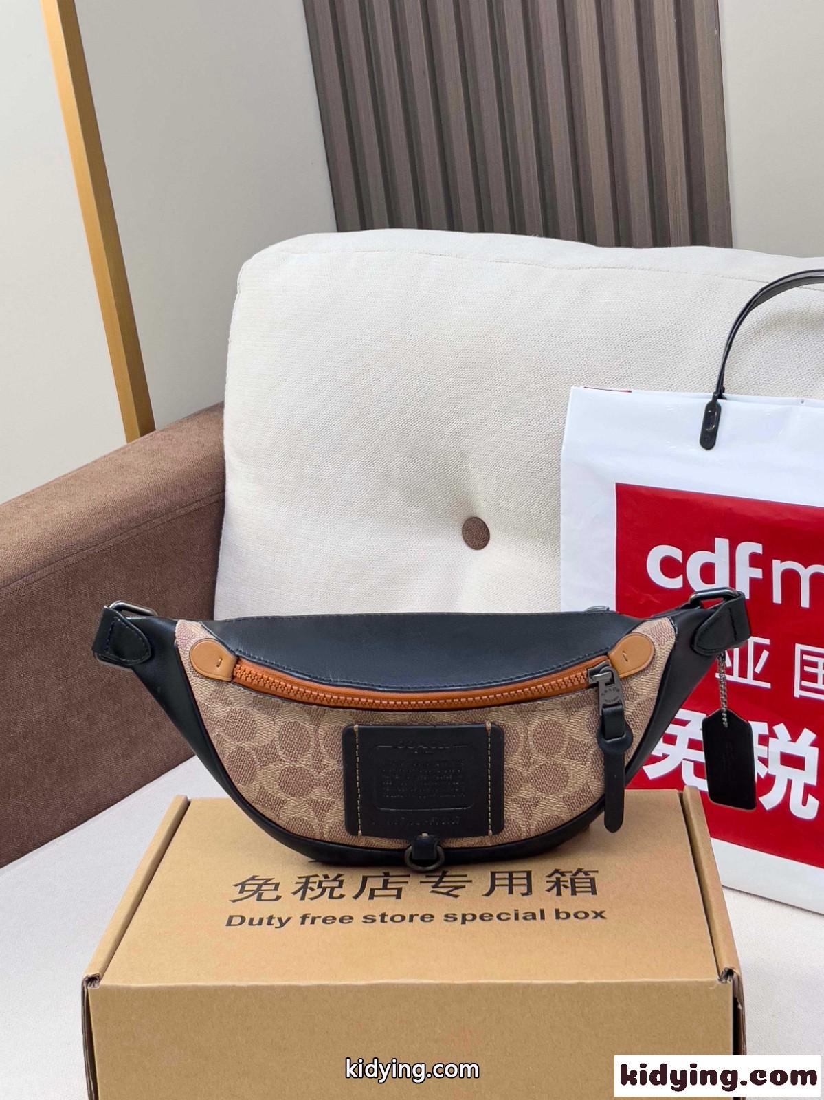 定番 カジュアル コーチ バッグ スーパーコピー コンパクト ボディバッグ メンズバッグ-3
