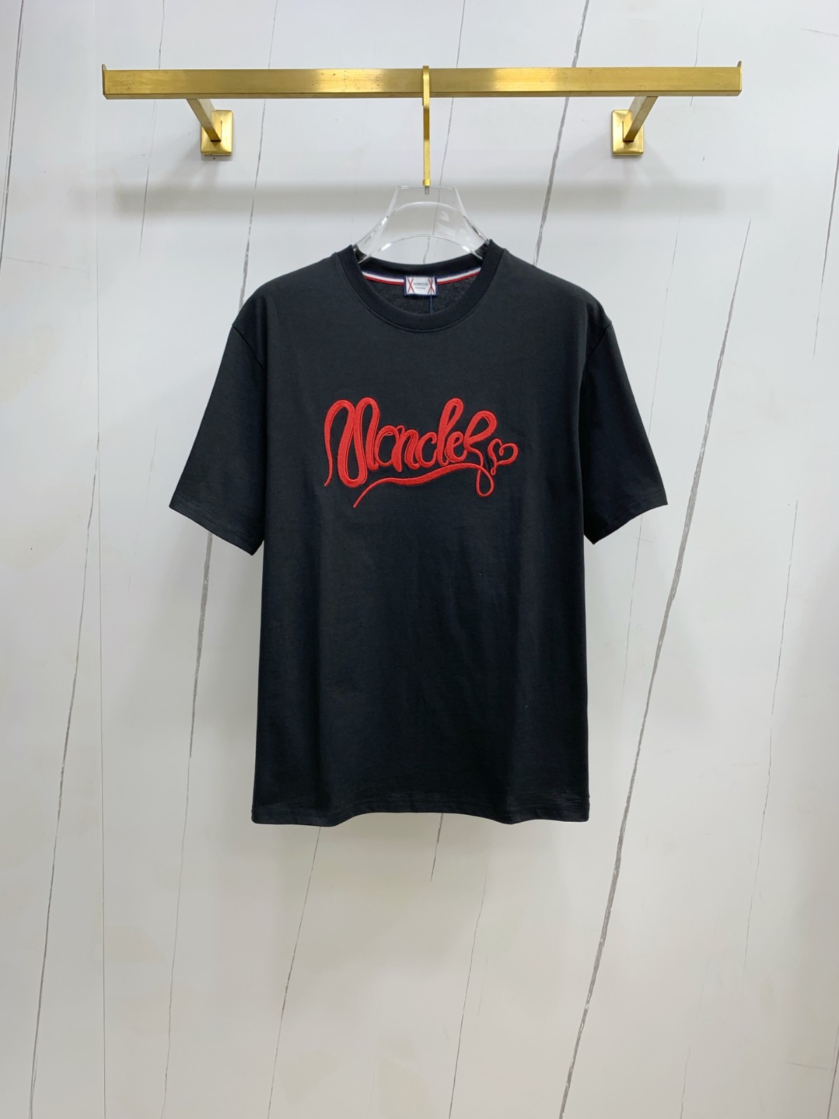 カジュアル お洒落 刺繍入り 半袖Tシャツ モンクレール Tシャツ 偽物 ユニセックス-1