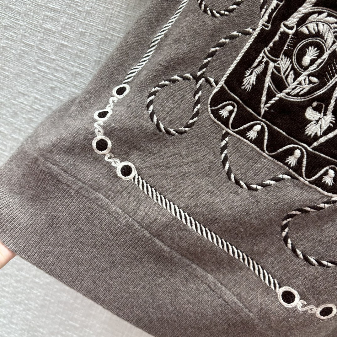 エルメス レ・タンブール 刺繍 カシミヤ ショートスリーブニット コピー 上品-1