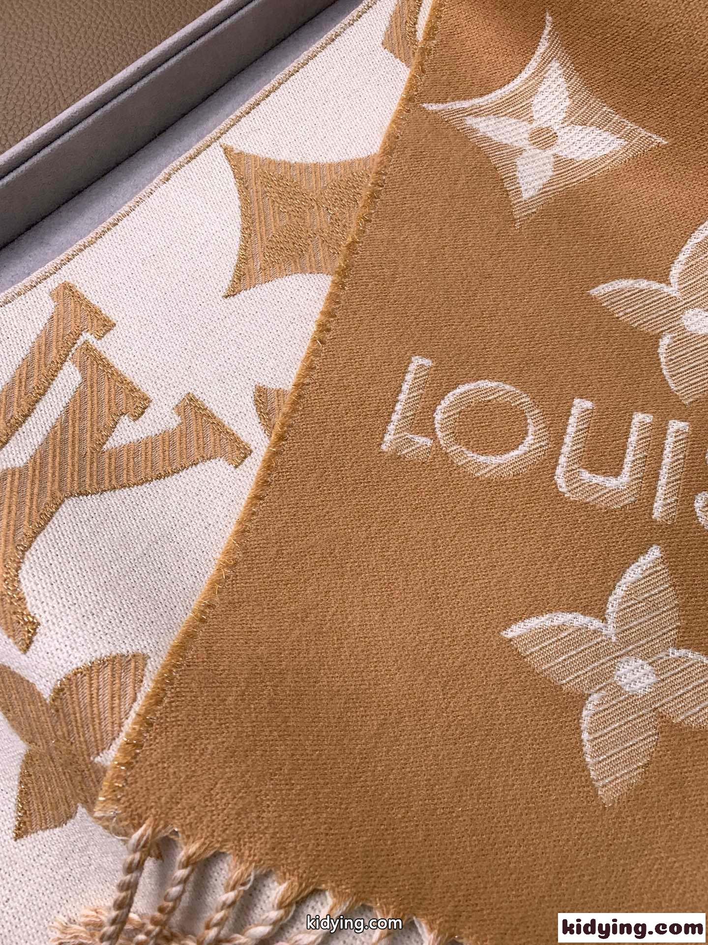 ルイヴィトン スカーフ スーパーコピー LV エセンシャル シャイン マフラー-3