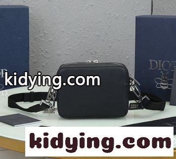 Diorディオール男性OBLIQUE柄バッグ 斜めがけバッグを手に持って 実物で撮影して 図は商品と一致している クリスチャンディオール 鞄 コピー-1