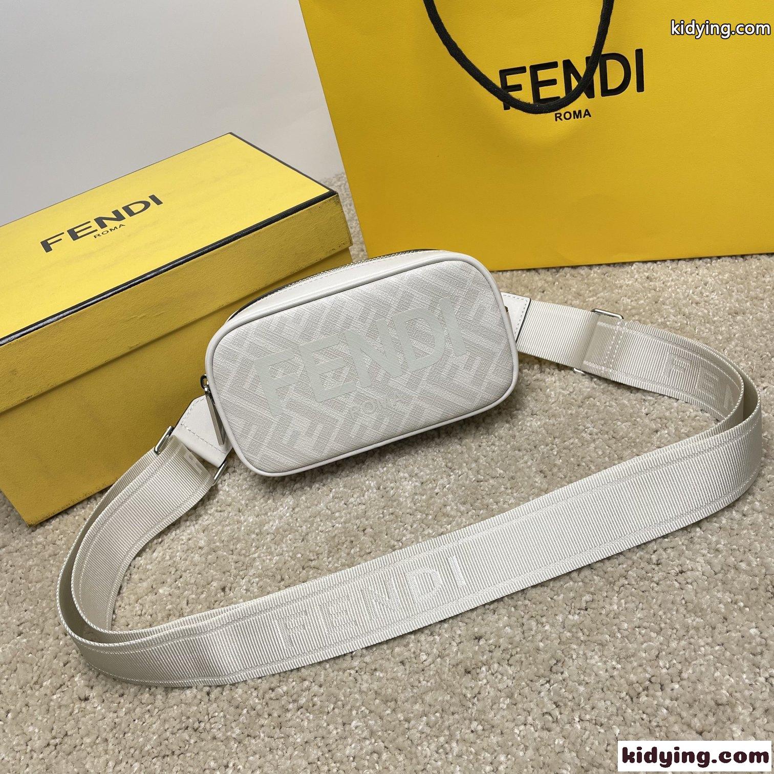 FENDI カメラケース フェンディ バッグ 人気 コピー メンズ スモール ショルダーバッグ-1