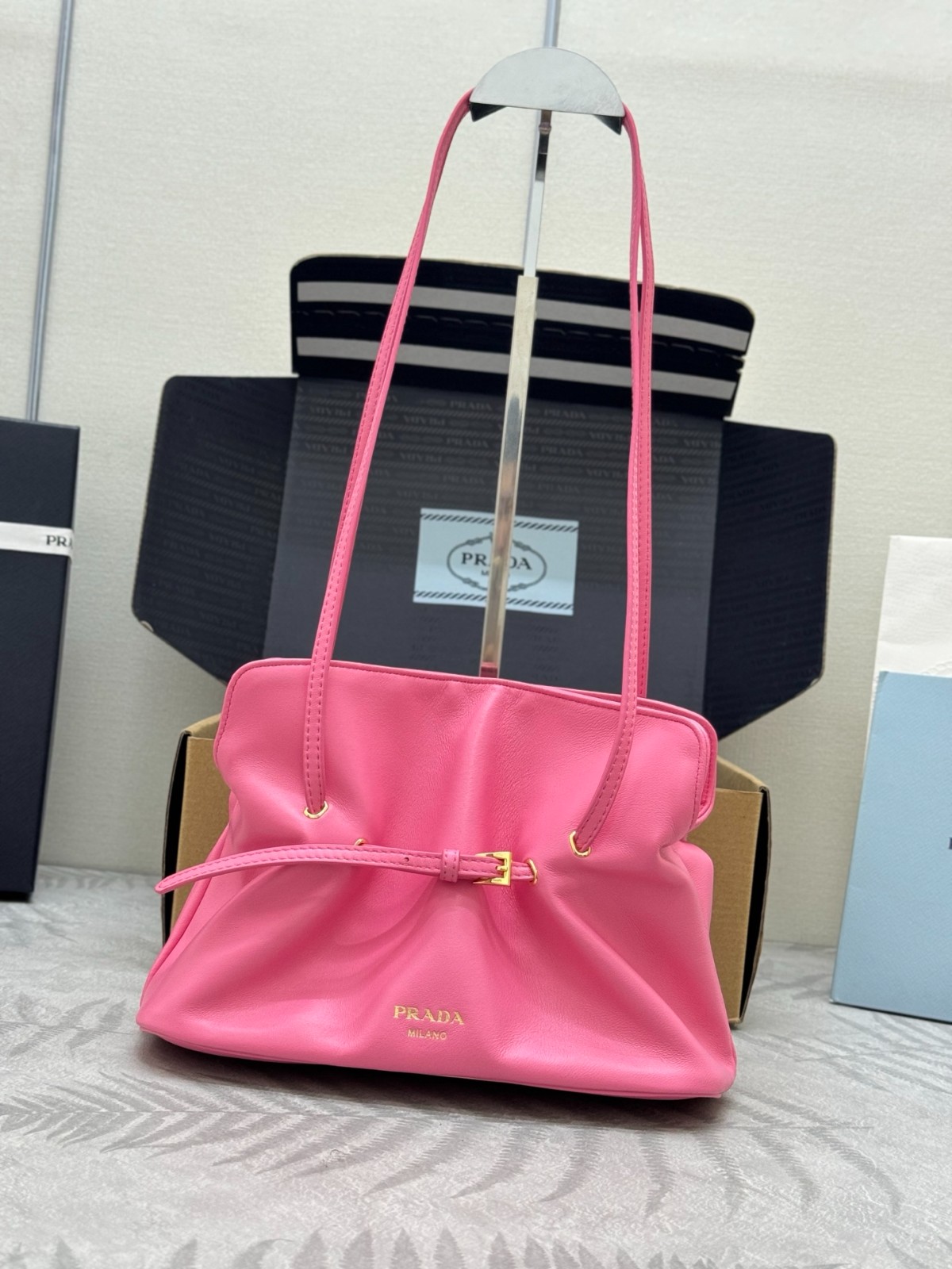 プラダ ダダ スモール ナッパレザー バッグ スーパーコピー 1BG586 ピンク-0