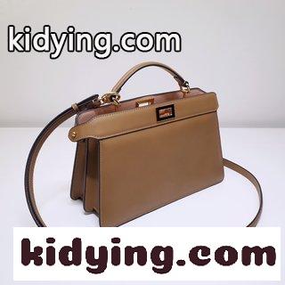フェンディバッグ 買取価格 Iconic Peekaboo I See U水平デザインの手袋 ミルクブラウンの革の材質,両側に古典的なツイストロックが飾られている コピー-4