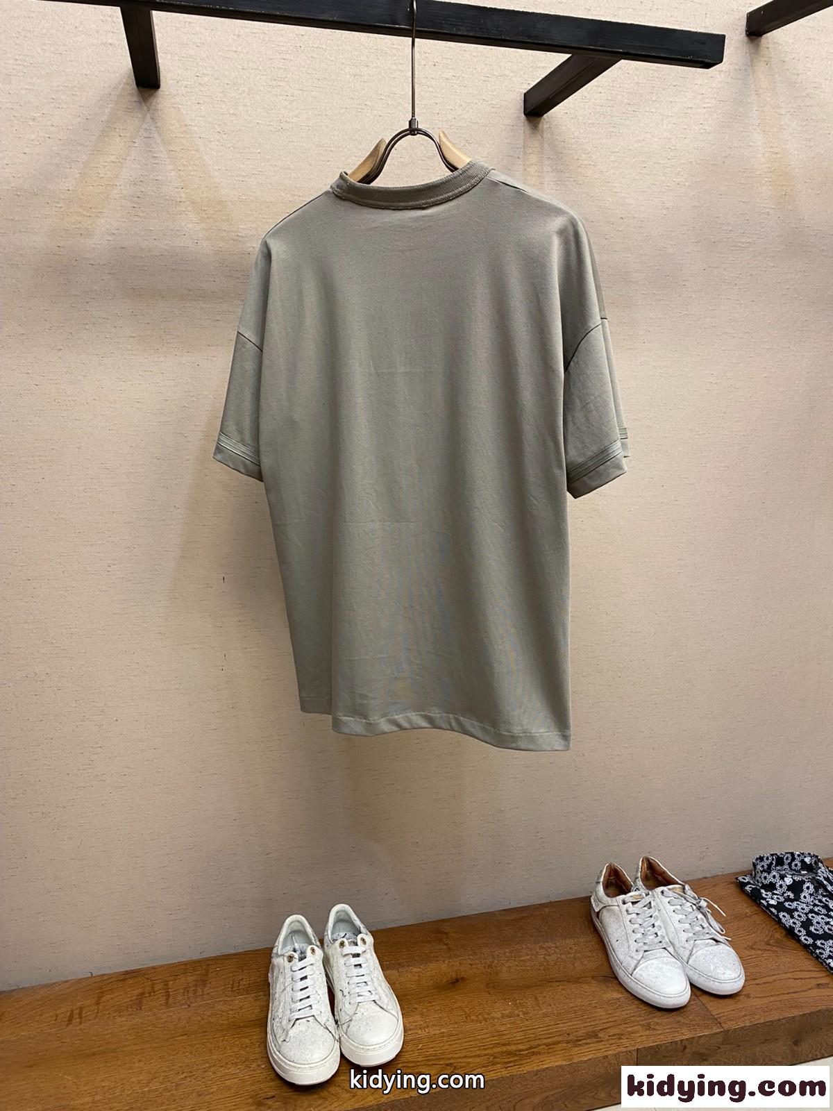 DIOR AND STONE ISLAND 半袖Tシャツ クリスチャン・ディオール Tシャツ コピー カーキ-1