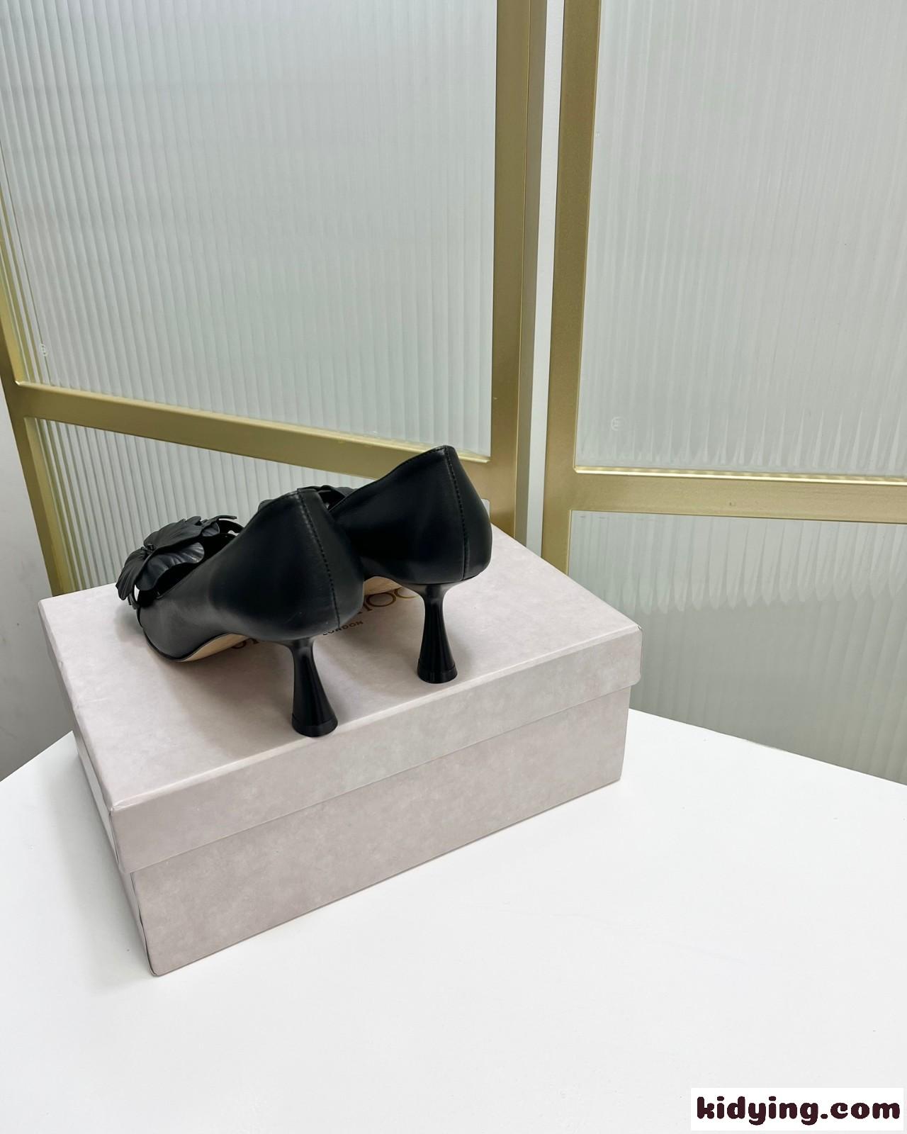 ラワー付き ナッパレザー・パンプス ジミーチュウ パンプス コピー ブラック-3