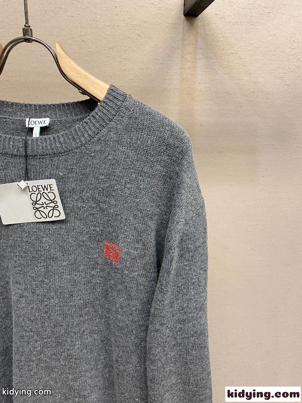 アナグラム刺繍 ウール クルーネック ロエベ セーター コピー グレー-2