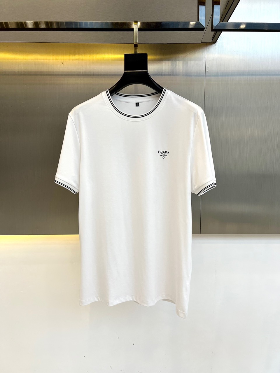 カジュアル ロゴ プラダ 半袖Tシャツ コピー クルーネック ホワイト-0