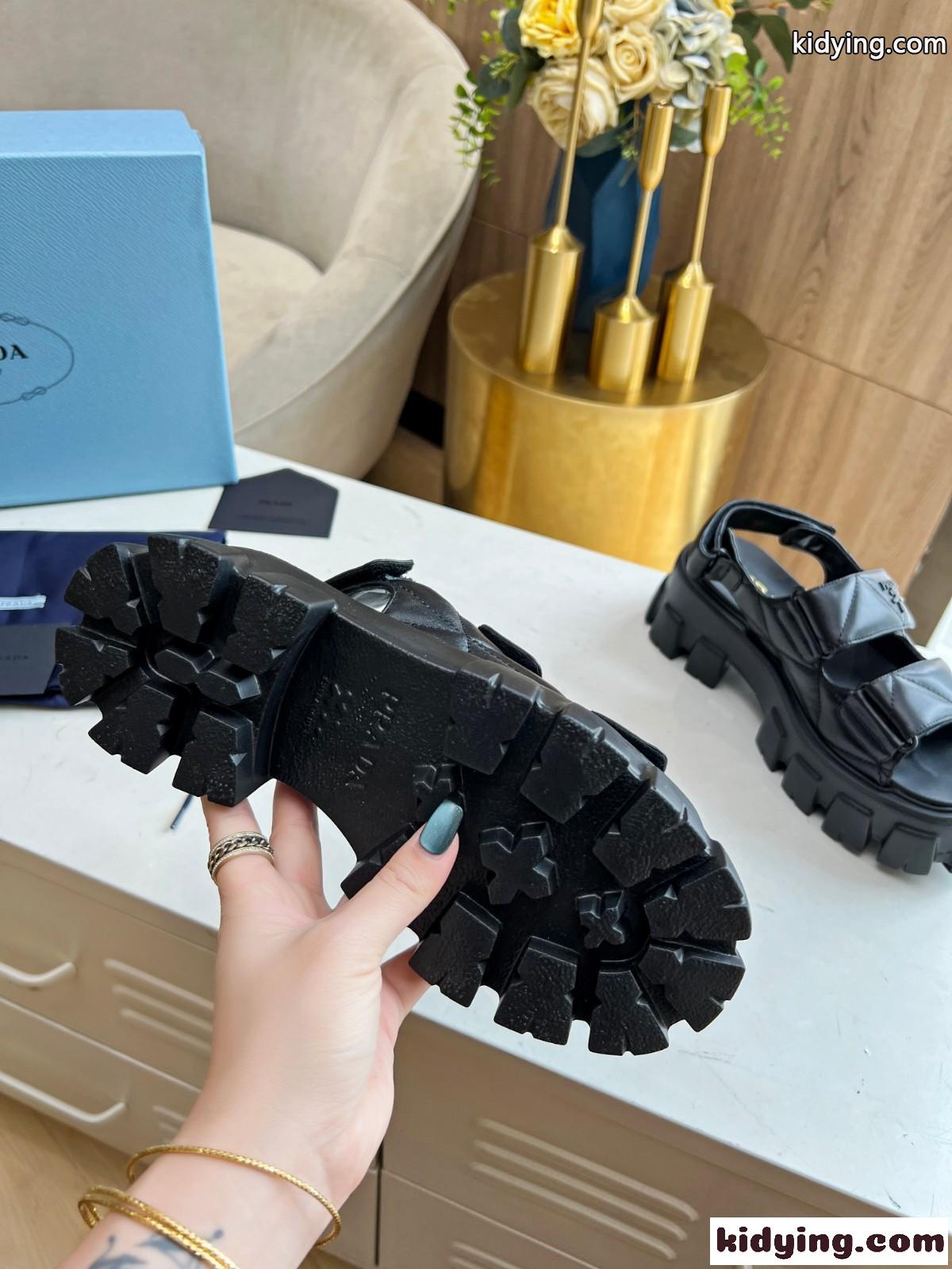 大人気 厚底 レディースシューズ プラダ サンダル コピー ブラック-3