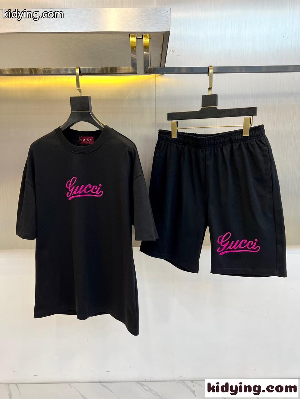クルーネック 半袖Tシャツ ショートパンツ 上下セット グッチ セットアップ 偽物 ブラック-0