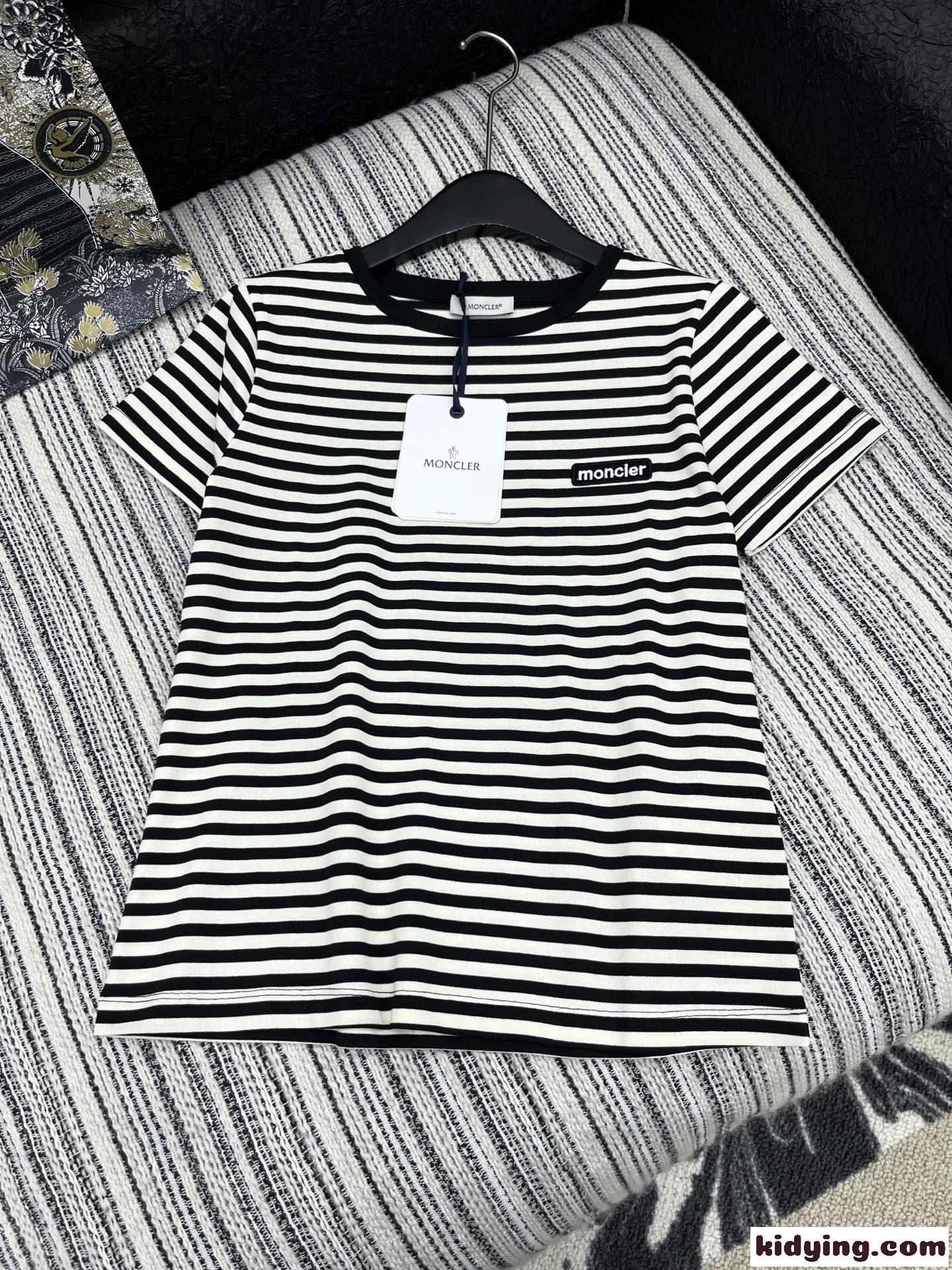モンクレール Tシャツ コピー おしゃれ コットン 半袖Tシャツ レディース トップス-1