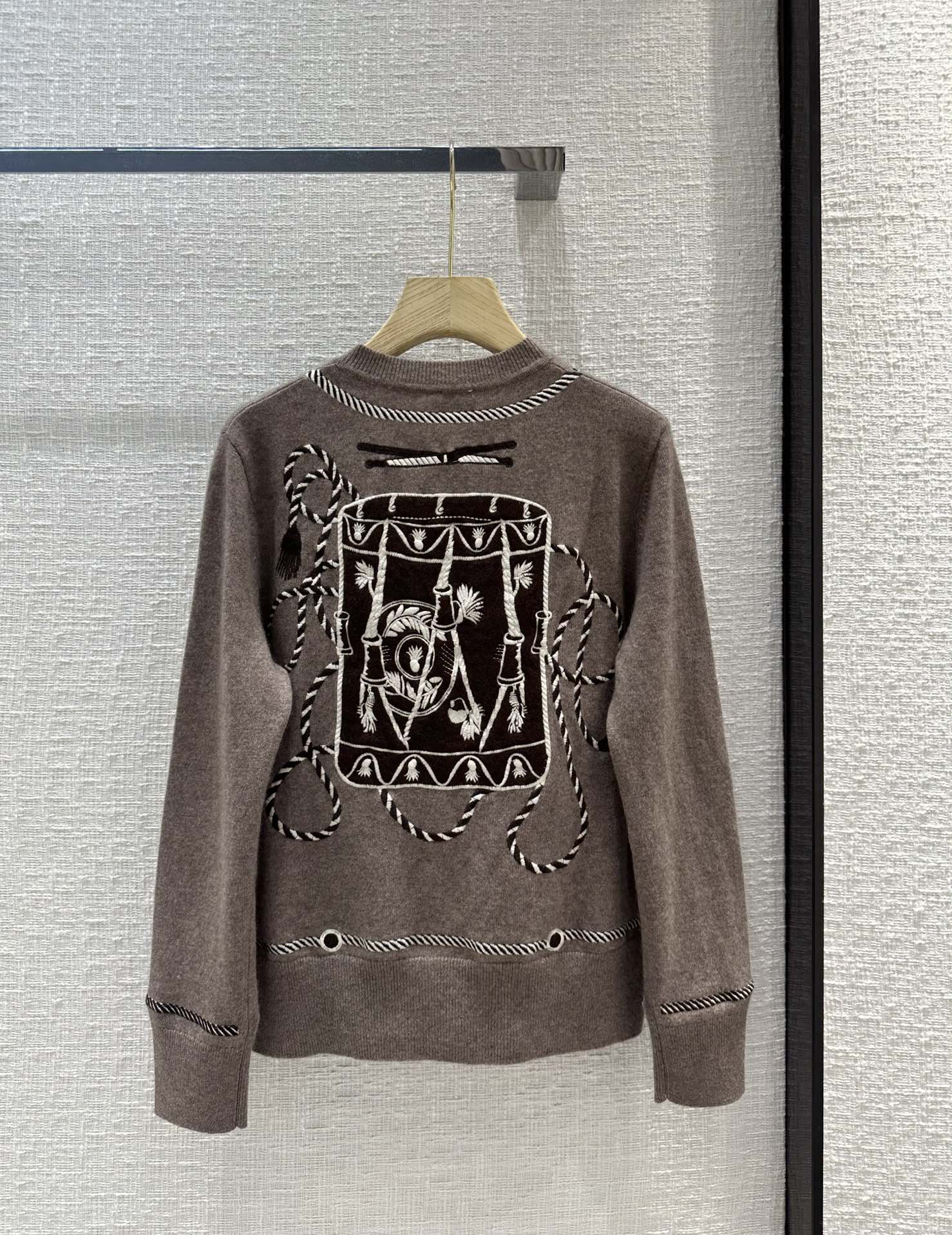 23AW◆上品な女性の憧れ HERMES レ タンブール カシミア カーディガン コピー-3