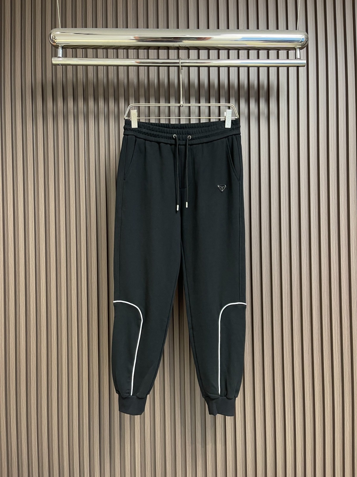 カジュアル 合わせやすい プラダ パンツ コピー メンズ ジョガーパンツ-1