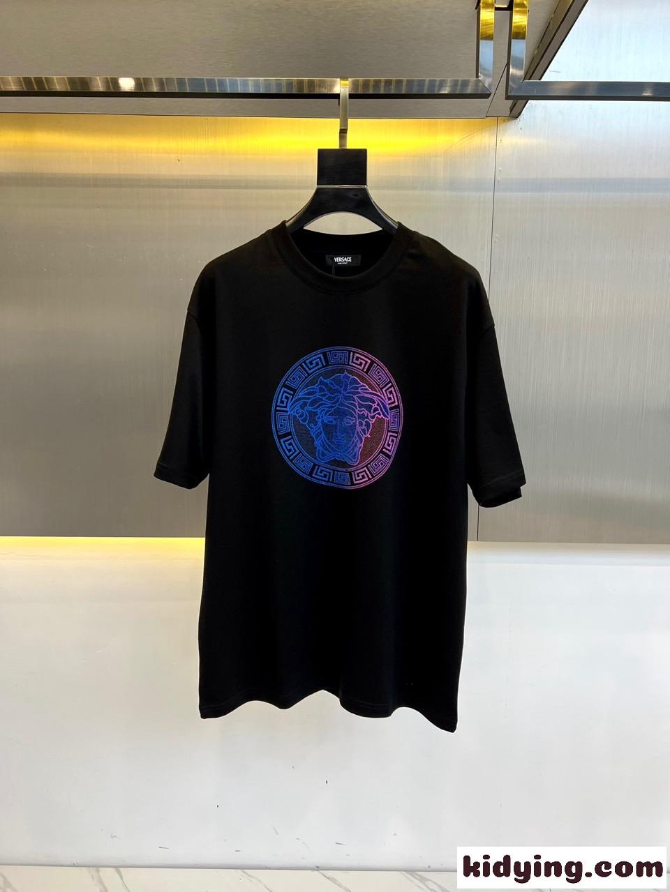 カジュアル 快適 クルーネック 半袖Tシャツ ヴェルサーチェ Tシャツ コピー ブラック-0