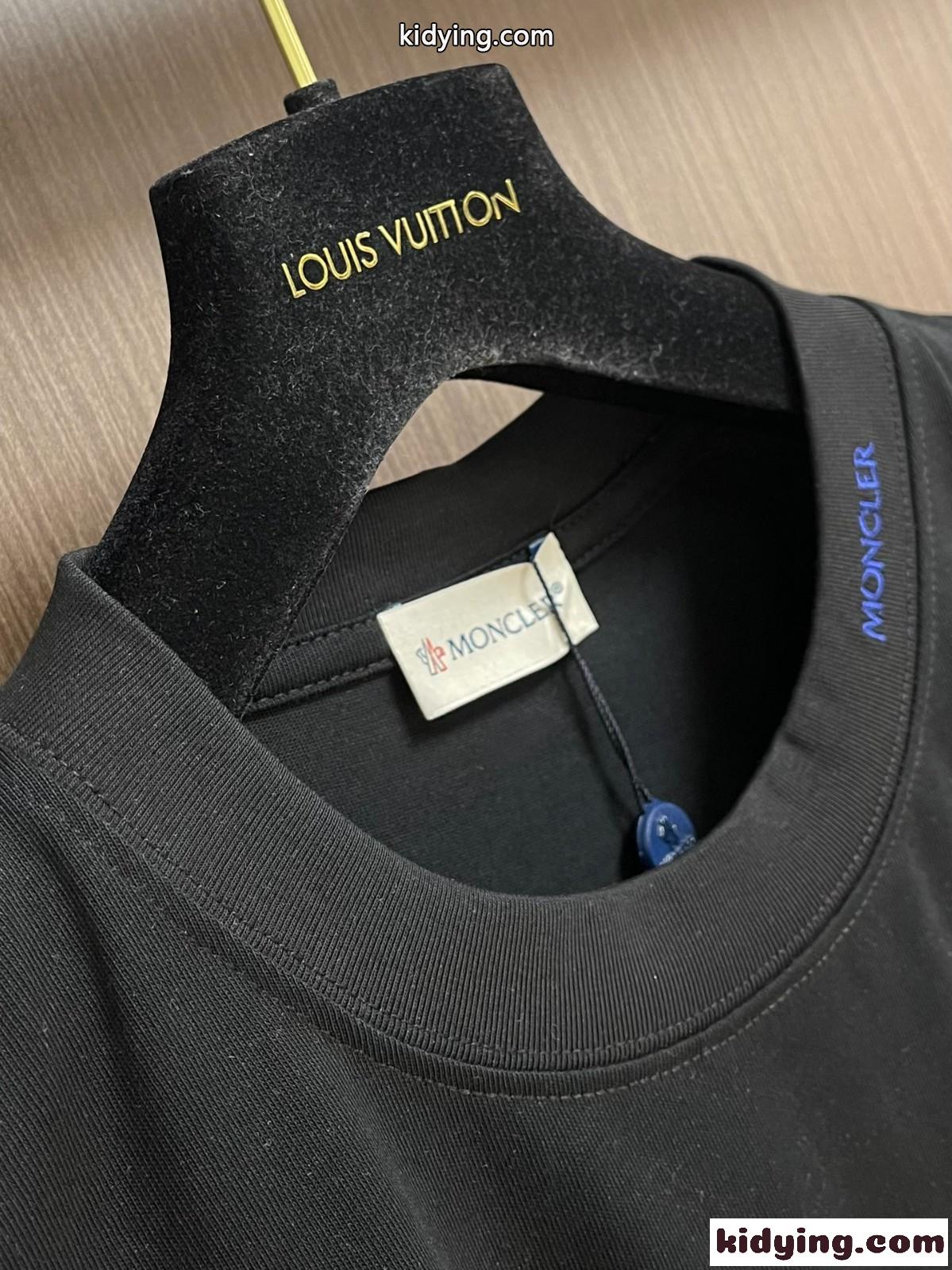 モンクレール Tシャツ コピー 定番 合わせやすい ロゴ 半袖Tシャツ-5