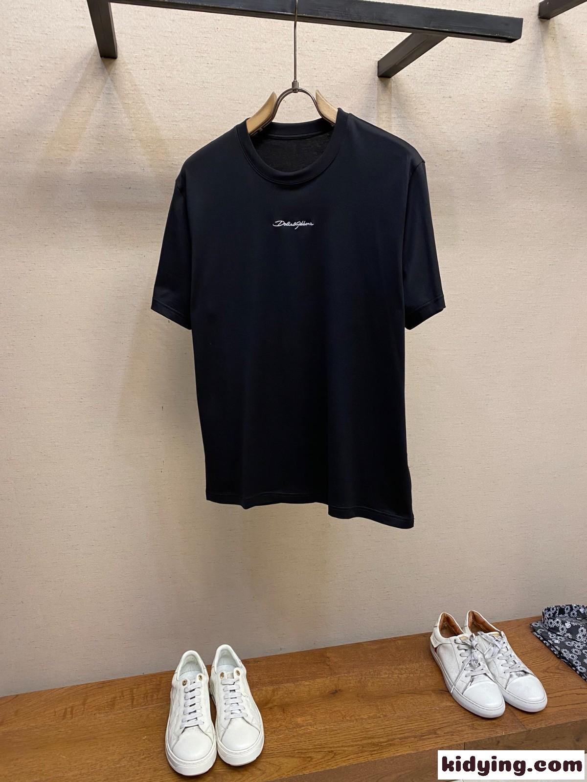 ドルチェ&ガッバーナ Tシャツ コピー シンプル ロゴ 刺繍入り 半袖Tシャツ コットン ブラック-1