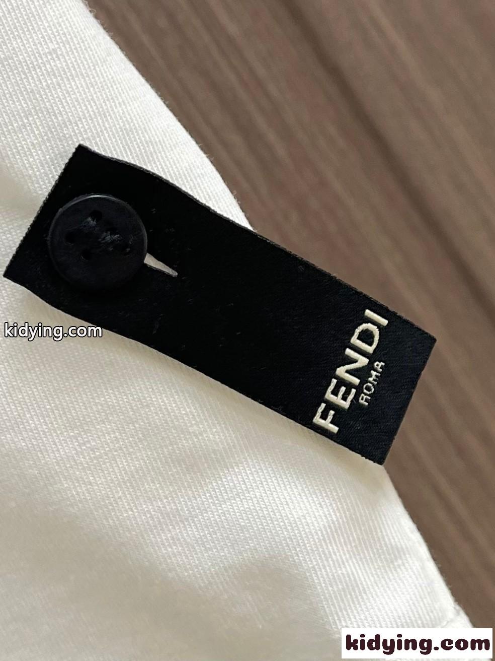 フェンディ 半袖Tシャツ コピー シンプル 合わせやすい クルーネック ホワイト-3