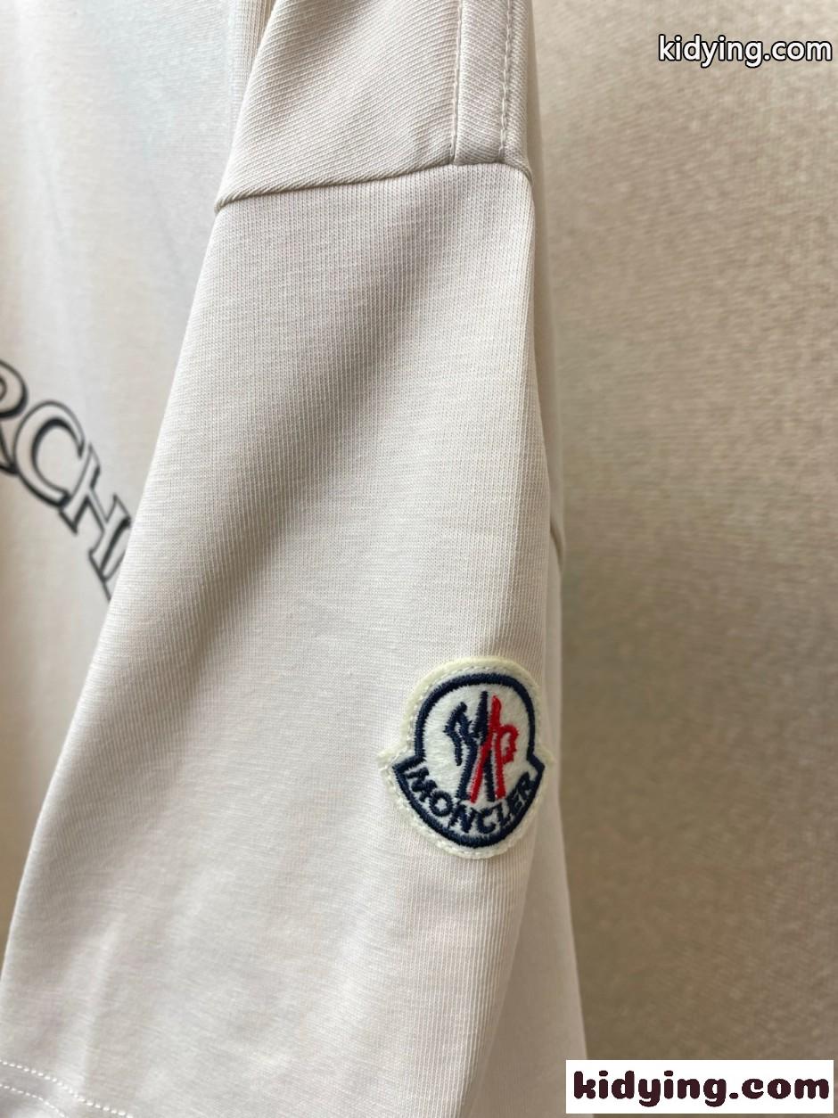 人気 カジュアル カレッジロゴ 半袖Tシャツ モンクレール Tシャツ 偽物-3