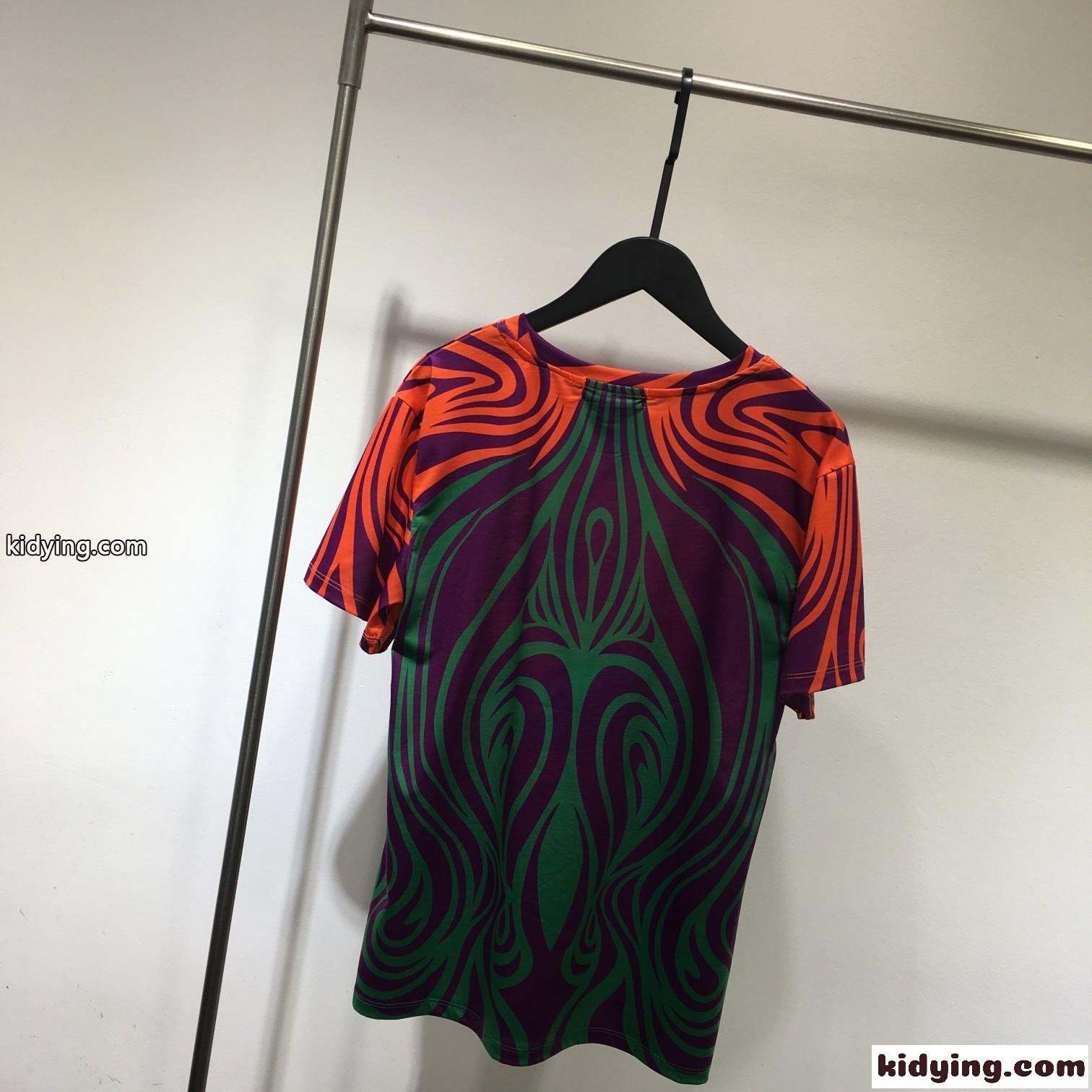 大注目 オーバーサイズ 体型カバー プリント 人気 ヴェルサーチェ 半袖Tシャツ コピー 春夏 新作 クルーネック トップス-2