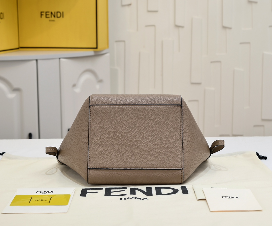 フェンディ バッグ コピー Fendi Origami スモール グレーレザー 変形ミニバッグ-3