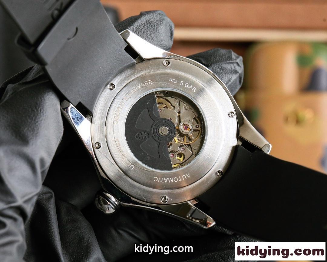 目を引く スタイリッシュ メンズウォッチ コルム 時計 コピー 46mm 腕時計-4