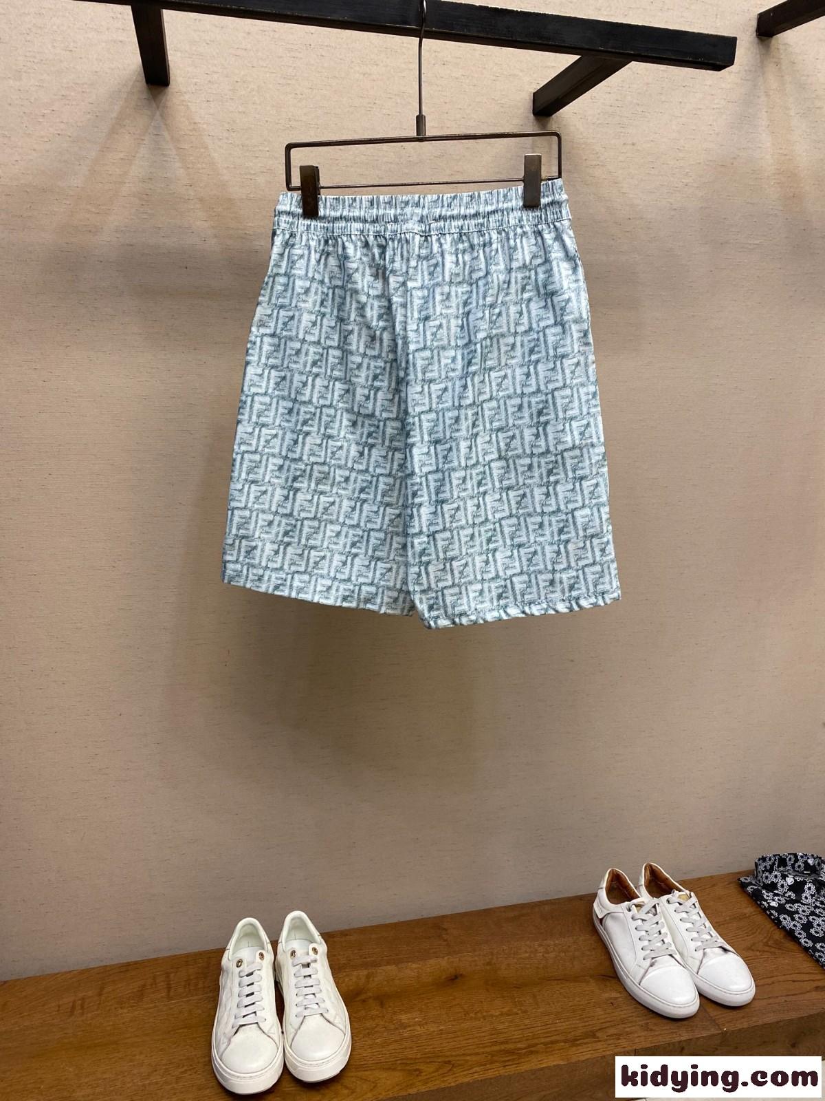 フェンディ パンツ 偽物 合わせやすい 上品 カジュアル FFロゴ ショートパンツ-1