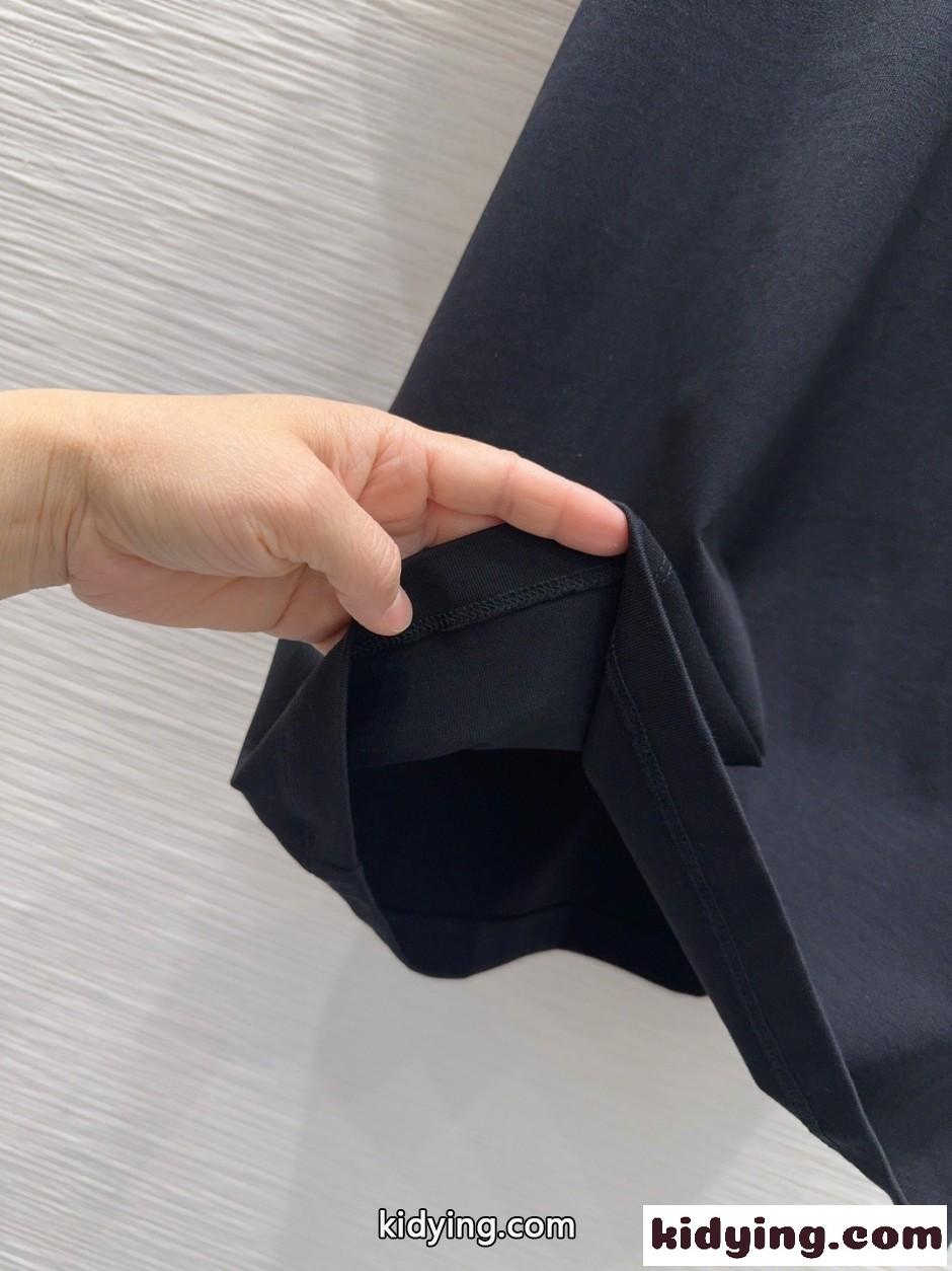 ロゴ入り クルーネック 半袖Tシャツ ロエベ Tシャツ コピー ブラック-1